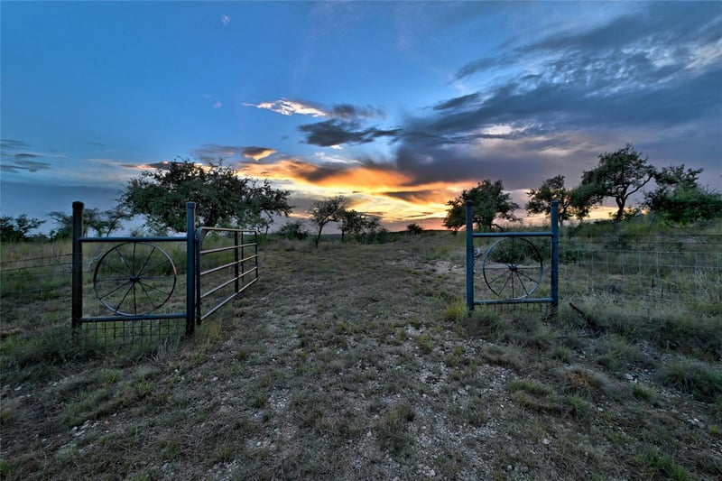 8019 Mount Sharp RD, Wimberley, TX 78676