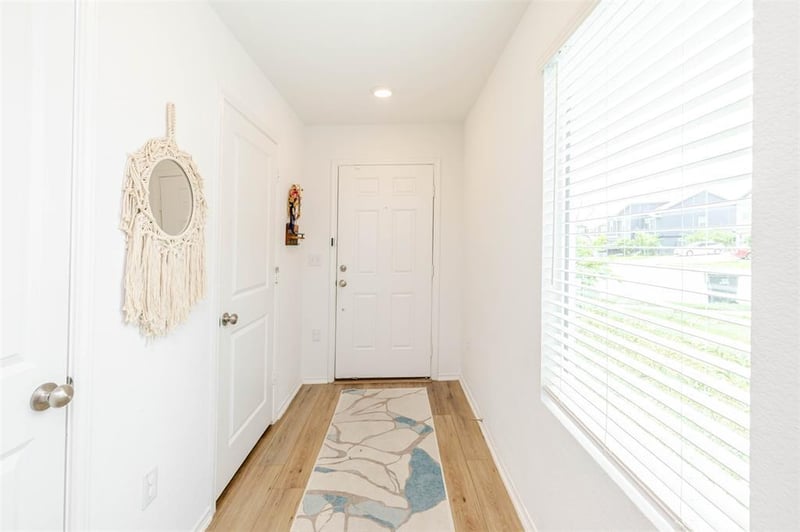 7224 Dancing Wind LN, Del Valle, TX 78617