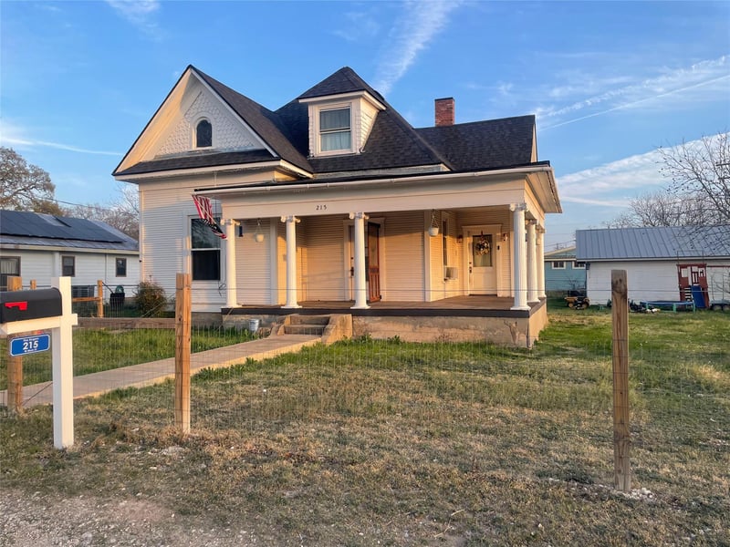215 Main ST, Lometa, TX 76853