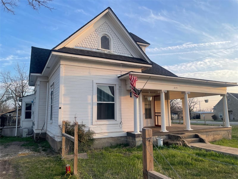 215 Main ST, Lometa, TX 76853