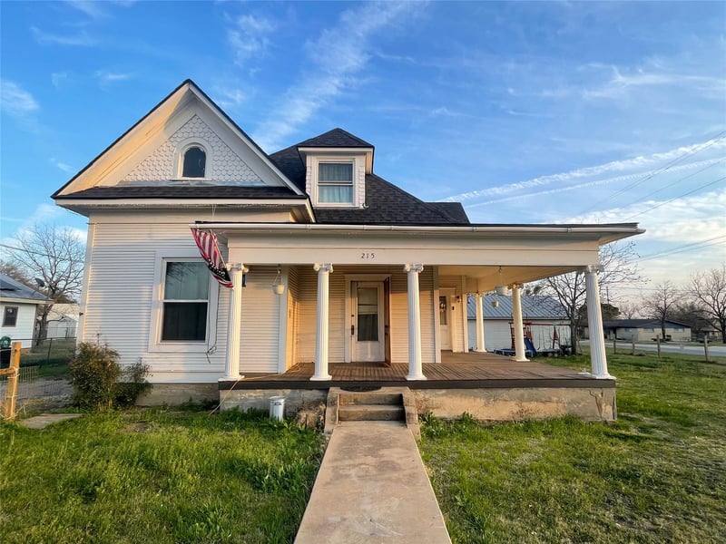 215 Main ST, Lometa, TX 76853