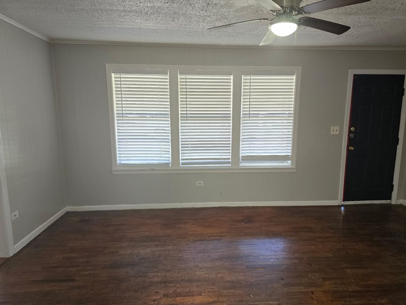 305 N 5th ST, Thorndale, TX 76577