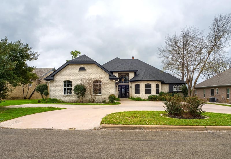 415 Saint Andrews ST, Meadowlakes, TX 78654