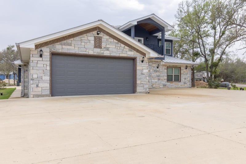 319 Lonesome Dove DR, Cedar Creek, TX 78612