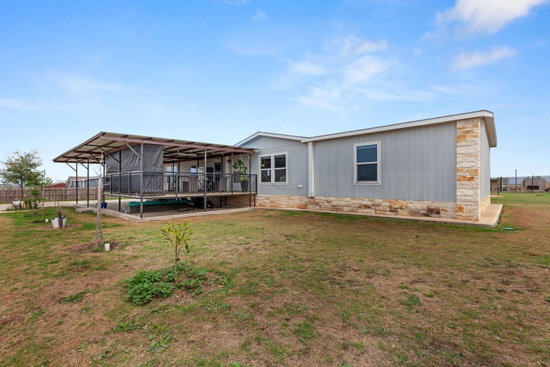 122 Kelp Gull DR, Del Valle, TX 78617