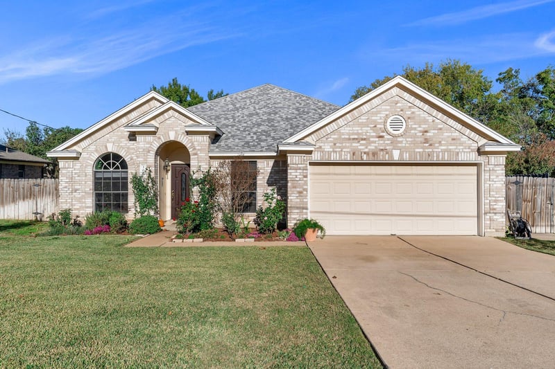 302 Debora DR, Georgetown, TX 78628