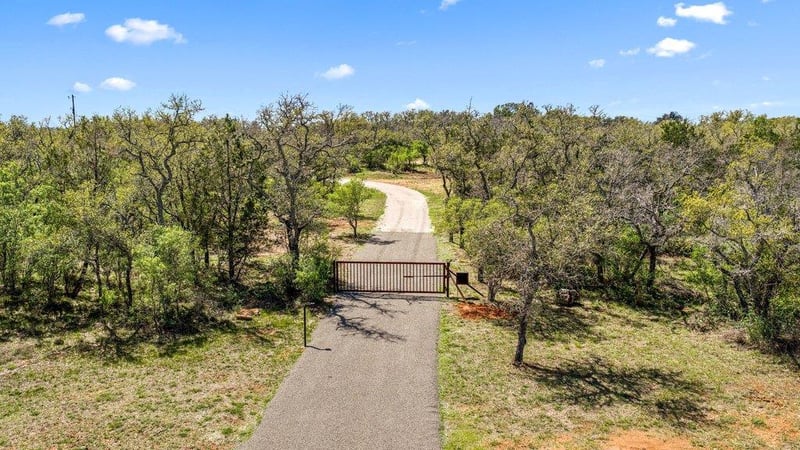 434 Turner CT, Johnson City, TX 78636