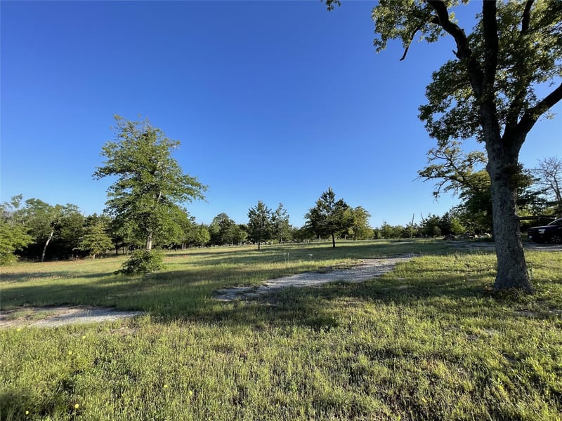 124 Hereford LN, Bastrop, TX 78602