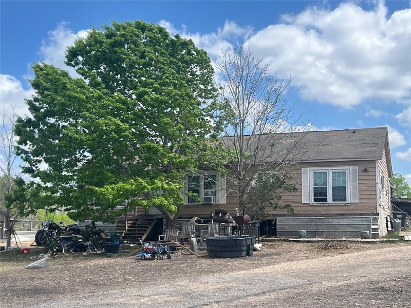415 Holz RD, Niederwald, TX 78640