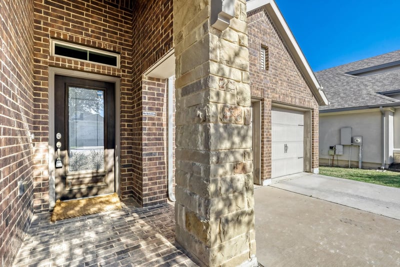 2416 Burberry LN, Leander, TX 78641
