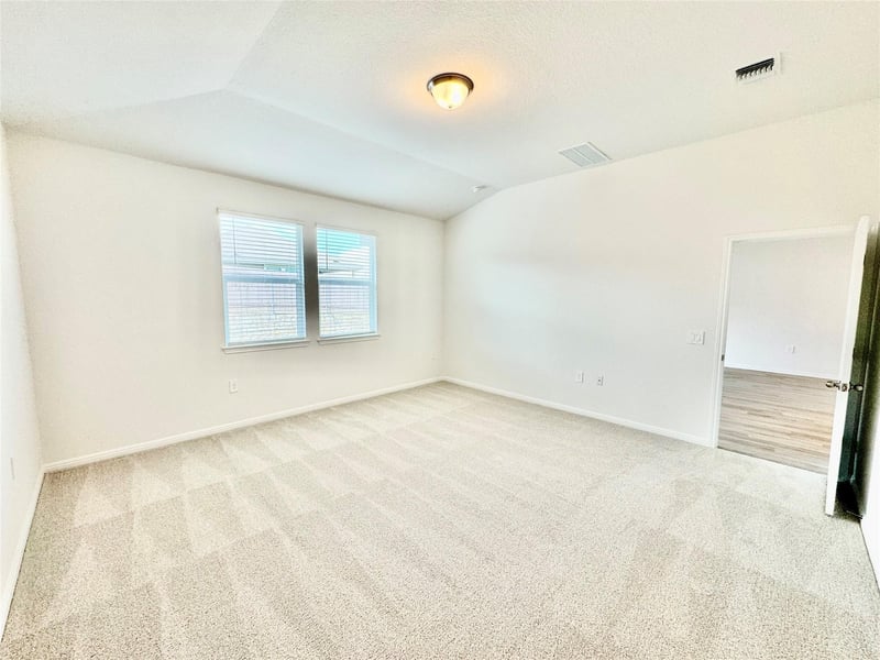 5013 Stockton LN, Del Valle, TX 78617