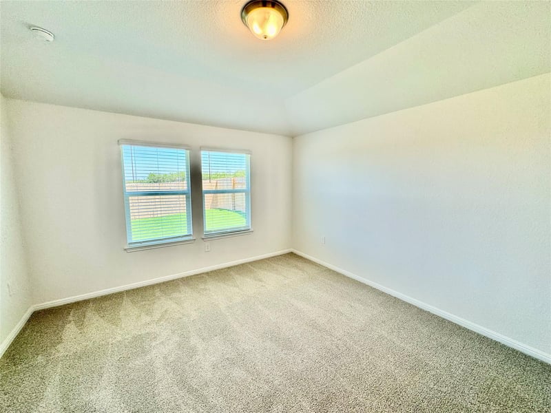 5012 Stockton LN, Del Valle, TX 78617