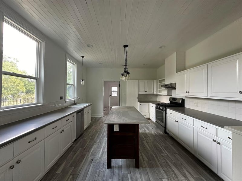 302 Fm 1660 Hw, Hutto, TX 78634