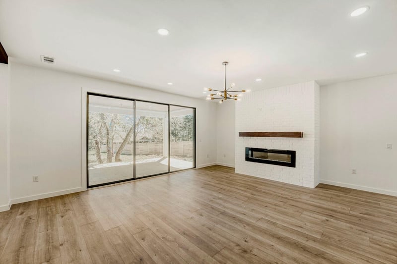 208 Ulupau CIR, Bastrop, TX 78602
