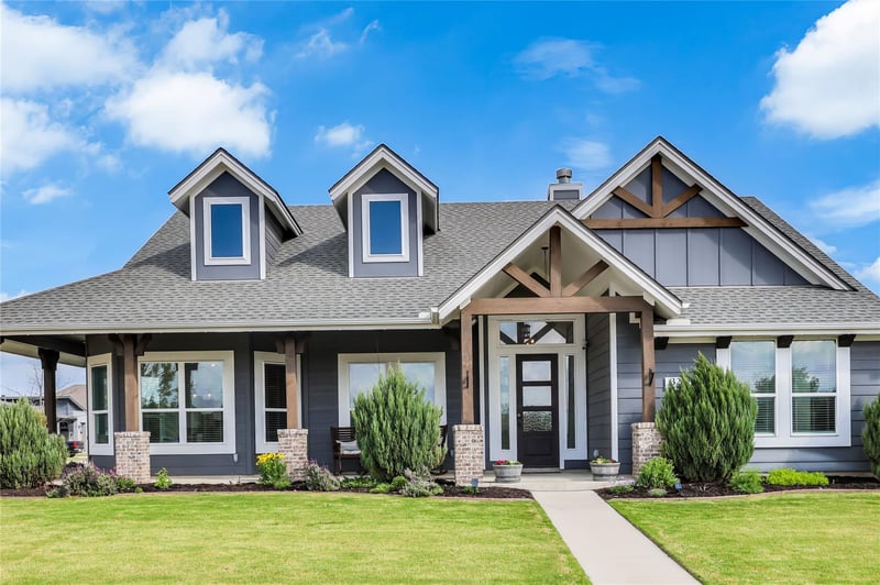 325 Charli CIR, Liberty Hill, TX 78642