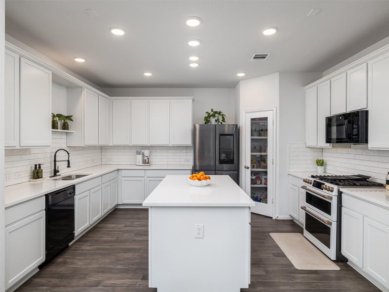 309 Sonbria Ps, Liberty Hill, TX 78642