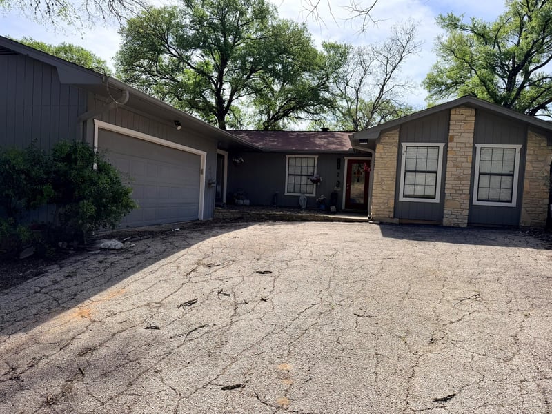 2 Acacia DR, Wimberley, TX 78676
