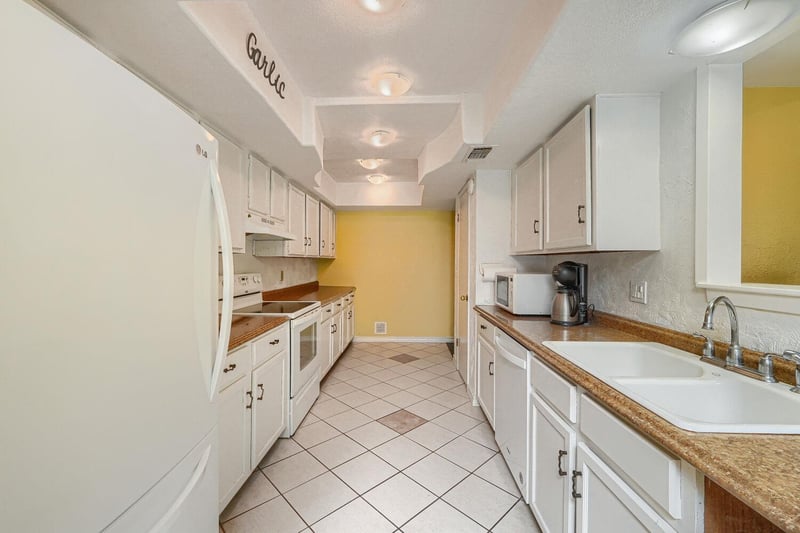 51 Casa Verde ST, Lakeway, TX 78734