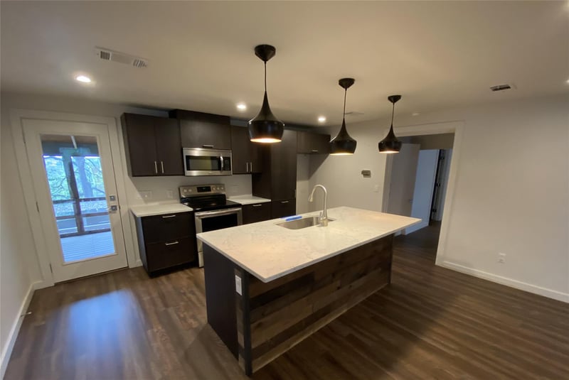 1000 Linscomb DR, Austin, TX 78734