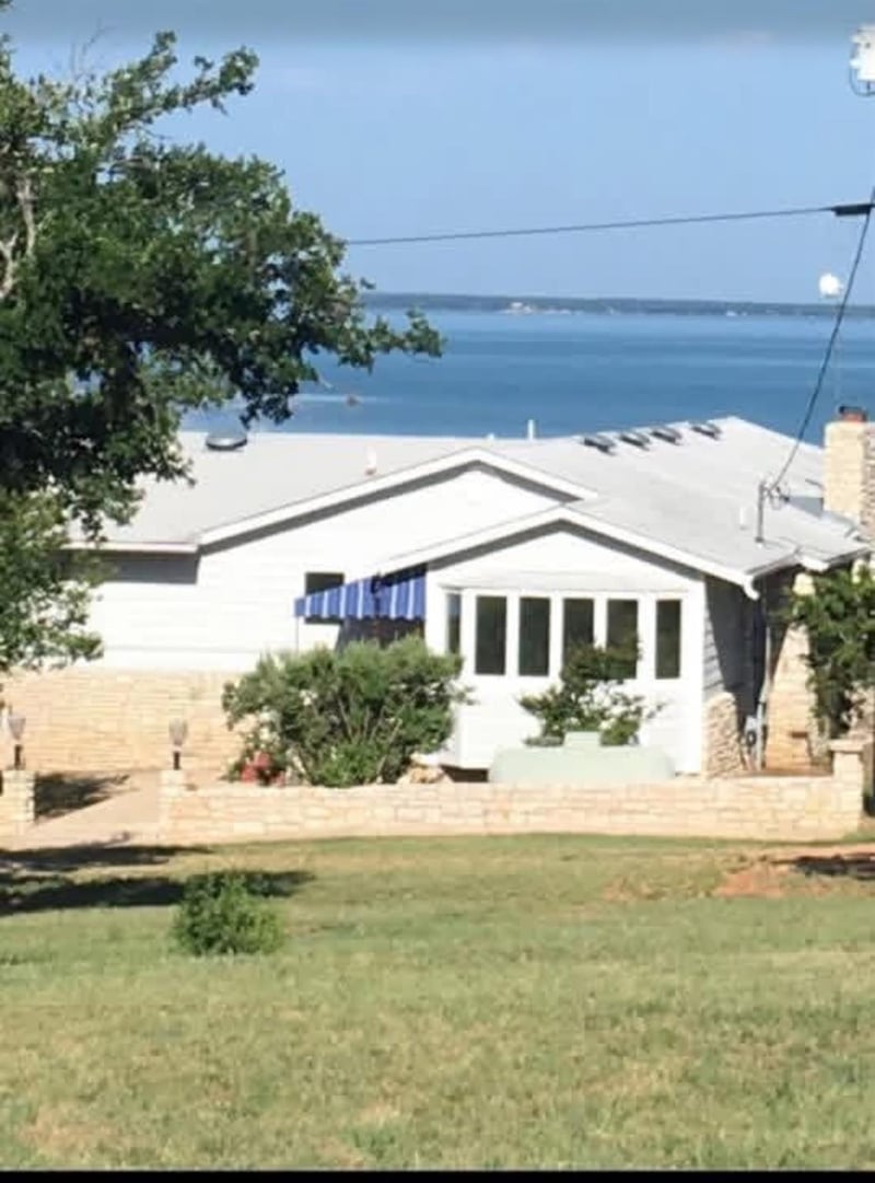 138 Suzann LN, Burnet, TX 78611