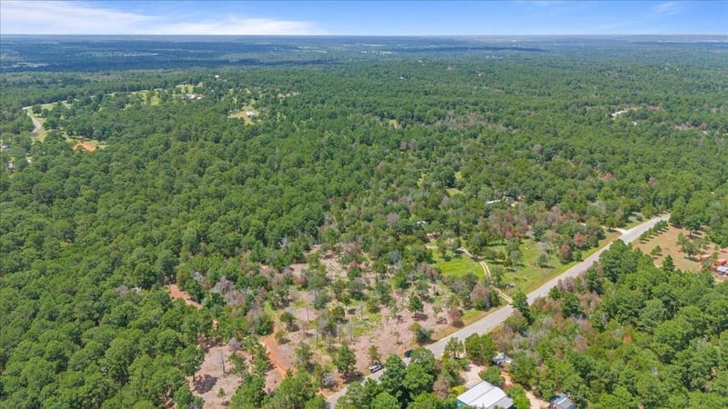 000 Pine Valley Loop, Smithville, TX 78957