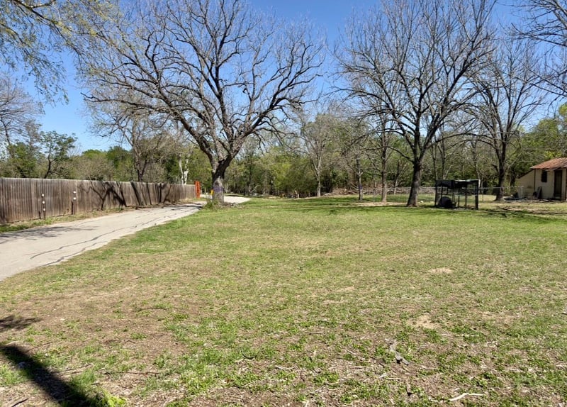 600 Sabine ST, Lockhart, TX 78644
