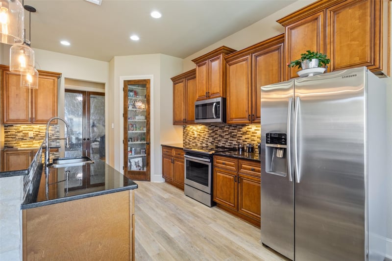 1007 Saddle Bluff DR, Salado, TX 76571