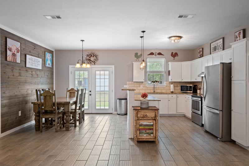 1131 Fannin ST, Luling, TX 78648