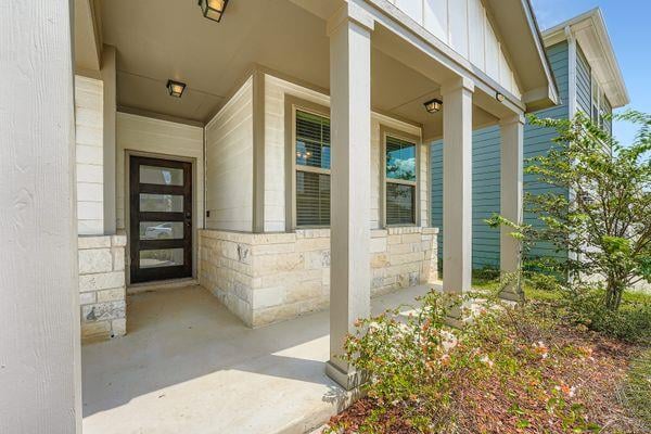148 Gullivers DR, Elgin, TX 78621