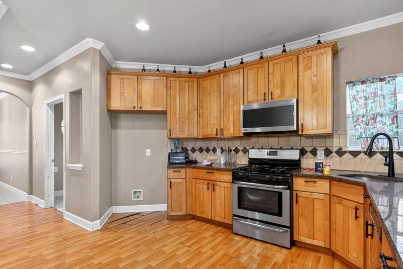3811 Hawk View ST, Round Rock, TX 78665