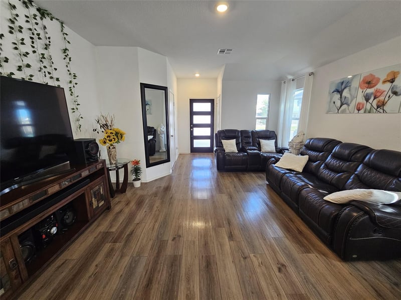 234 Canley Loop, Hutto, TX 78634