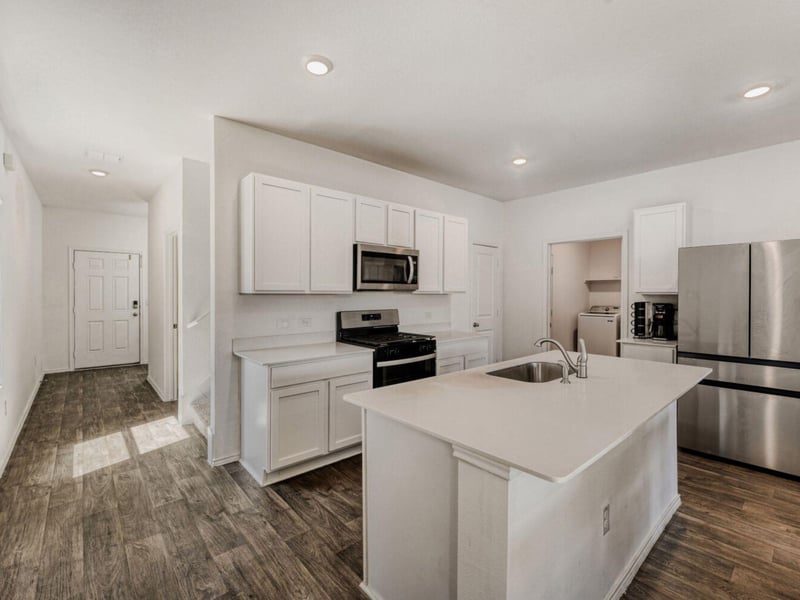 12421 Silversmith LN, Mustang Ridge, TX 78610