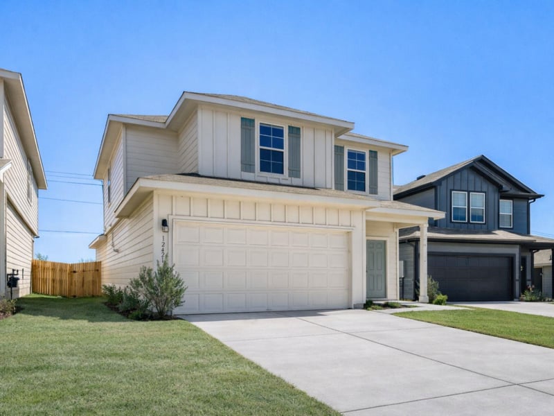 12421 Silversmith LN, Mustang Ridge, TX 78610