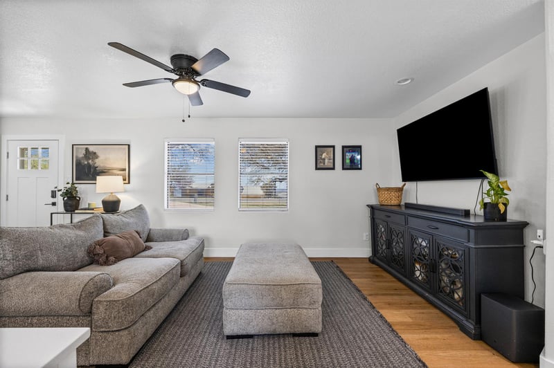 20811 Trapper LN, Lago Vista, TX 78645