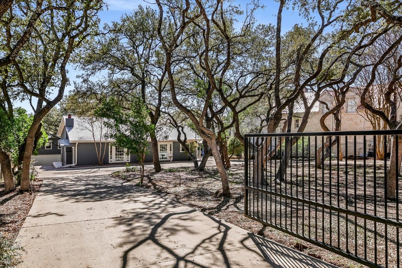 6111 Hudson Bend RD, Austin, TX 78734