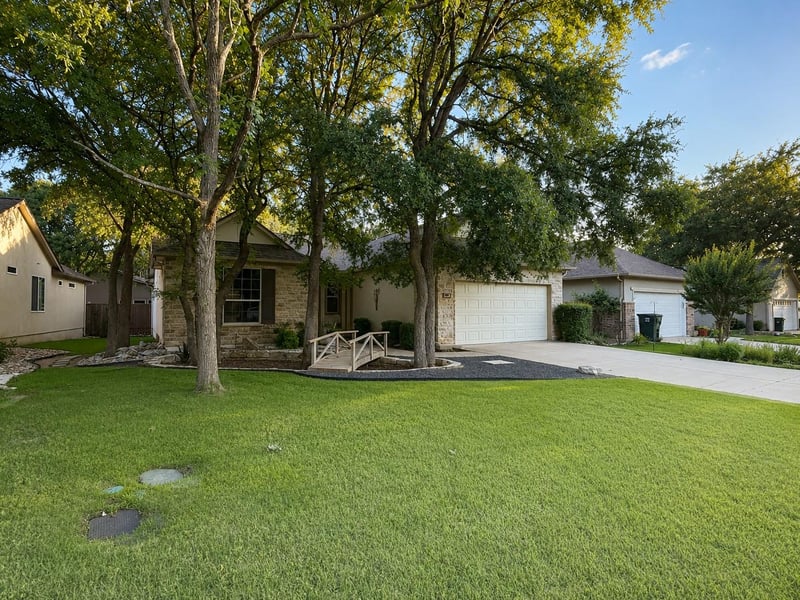 103 Harness LN, Georgetown, TX 78633