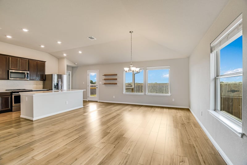 309 Chickasaw LN, Hutto, TX 78634