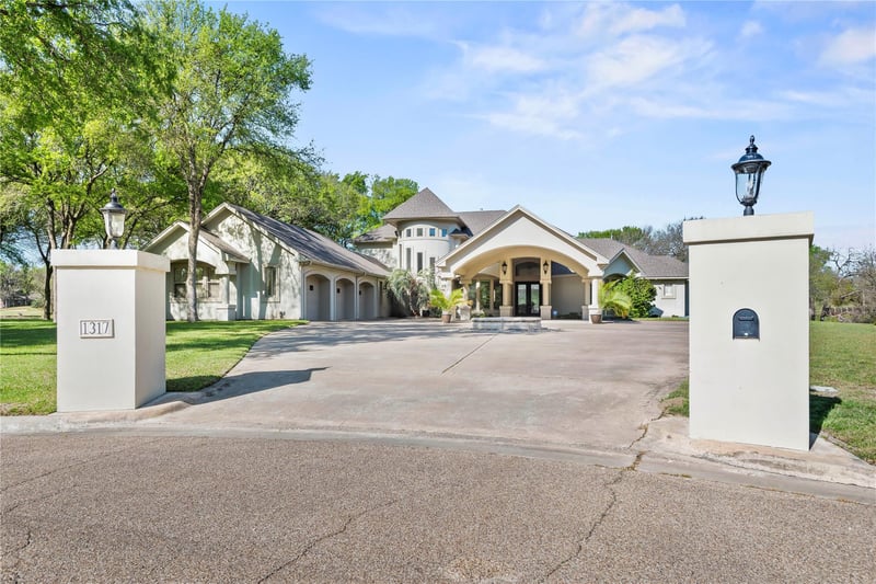 1317 Jack Nicklaus CIR, Salado, TX 76571