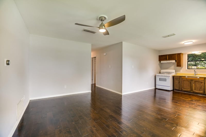 1405 Adams ST, Taylor, TX 76574
