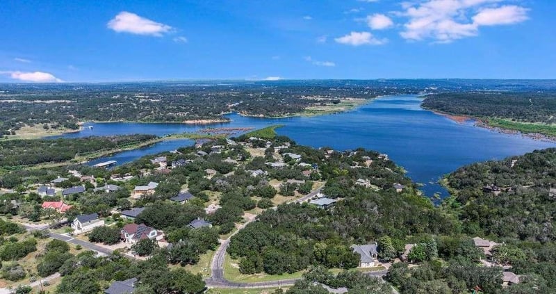 325 Kendall RD, Spicewood, TX 78669