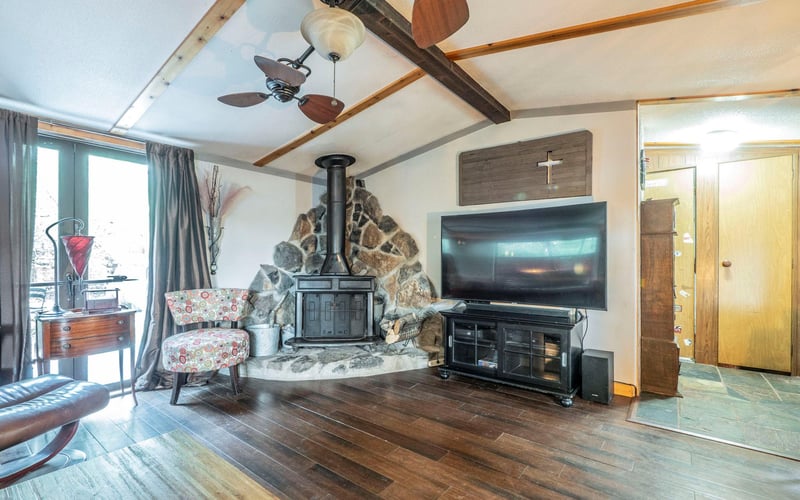 210 Lakeshore DR, Dripping Springs, TX 78620