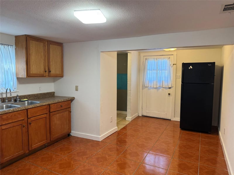 909 Market ST, Lockhart, TX 78644