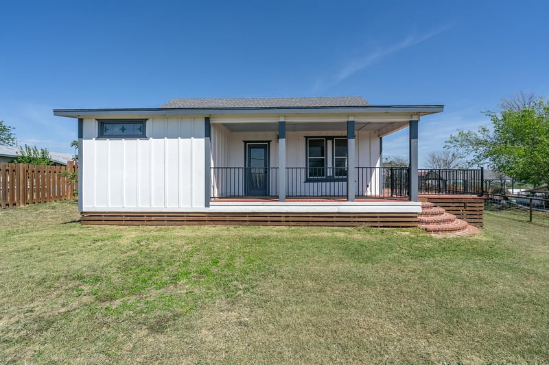 302 Austin ST, Coupland, TX 78615