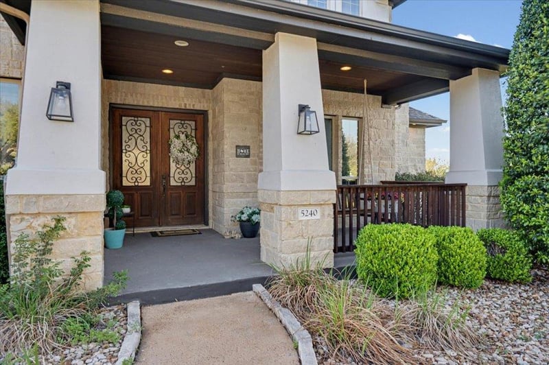 5240 Diamante DR, Spicewood, TX 78669