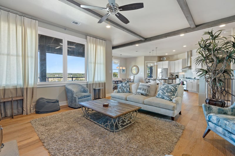 2208 Seabiscuit CV #133, Spicewood, TX 78669