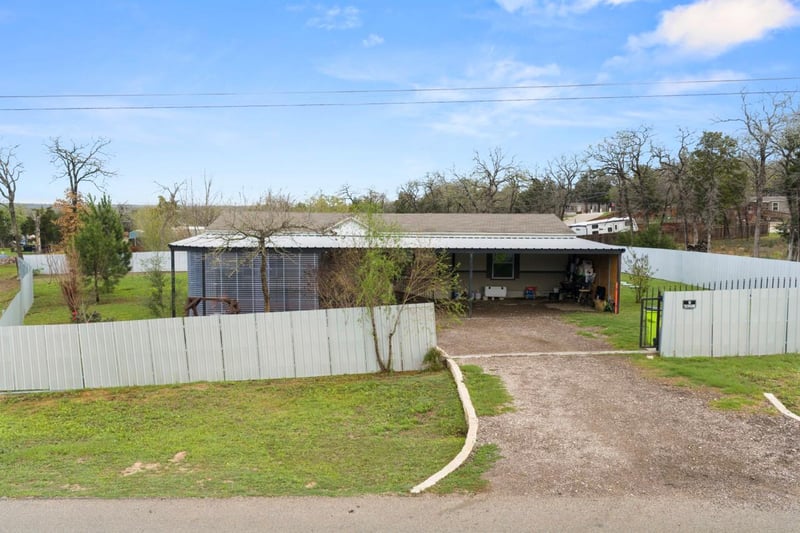 124 Crepe Myrtle PKWY, Elgin, TX 78621