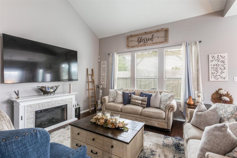 1814 Paseo Verde DR, Leander, TX 78641