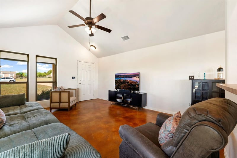 833 Thousand Oaks TRL, Liberty Hill, TX 78642
