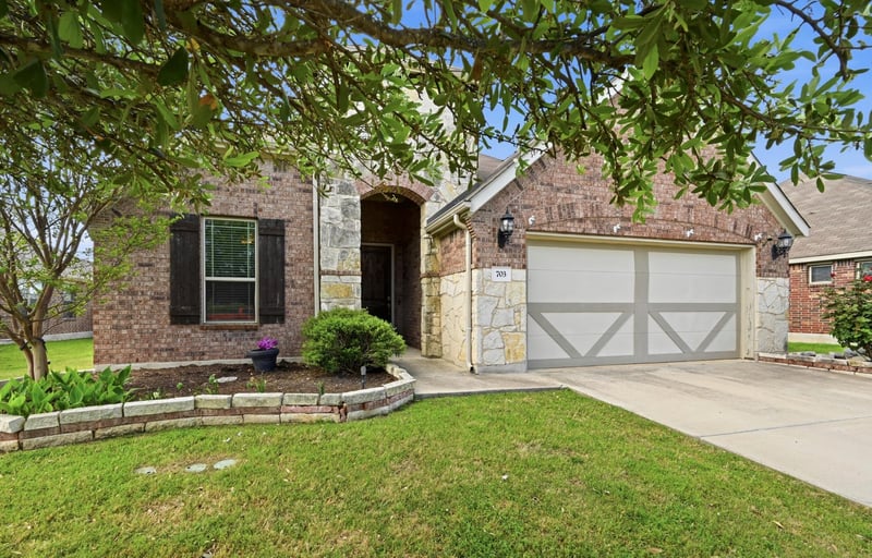 703 Emory CV, Hutto, TX 78634