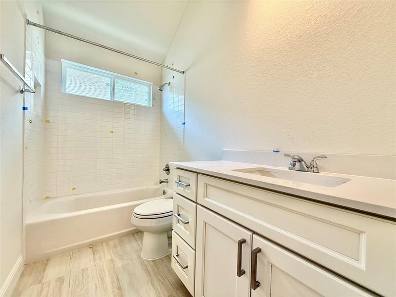5841 Marsh LN, Buda, TX 78610